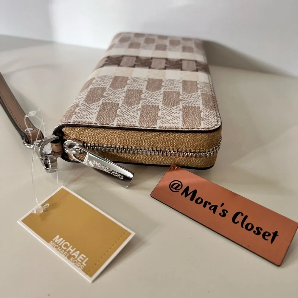 🦋Michael Kors Large Continental Wallet